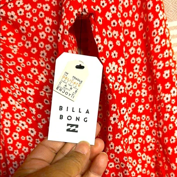 NWT Billabong, long sleeve, side slits on waist, Floral Red Dress - Picture 9 of 12